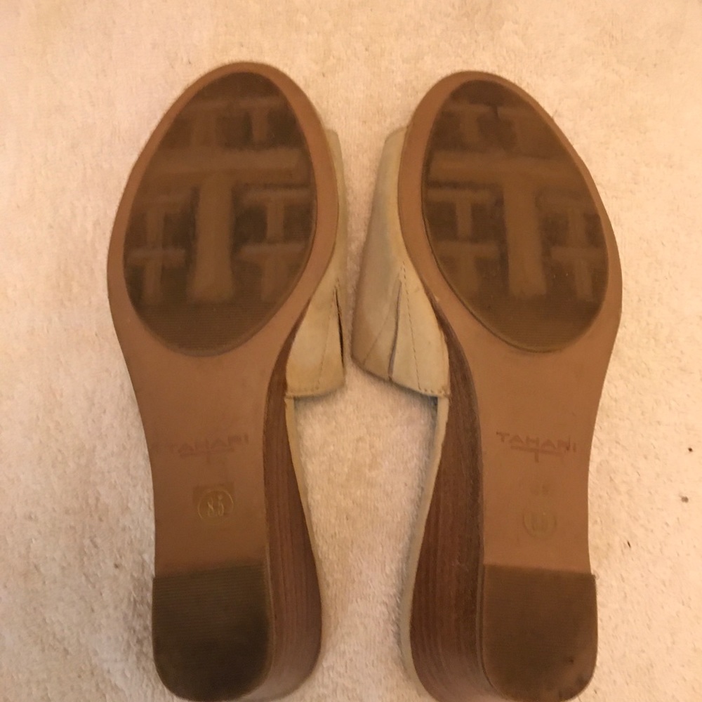 Tahari Tan Wedge Slip on Sandals size 8.5 - Picture 8 of 13